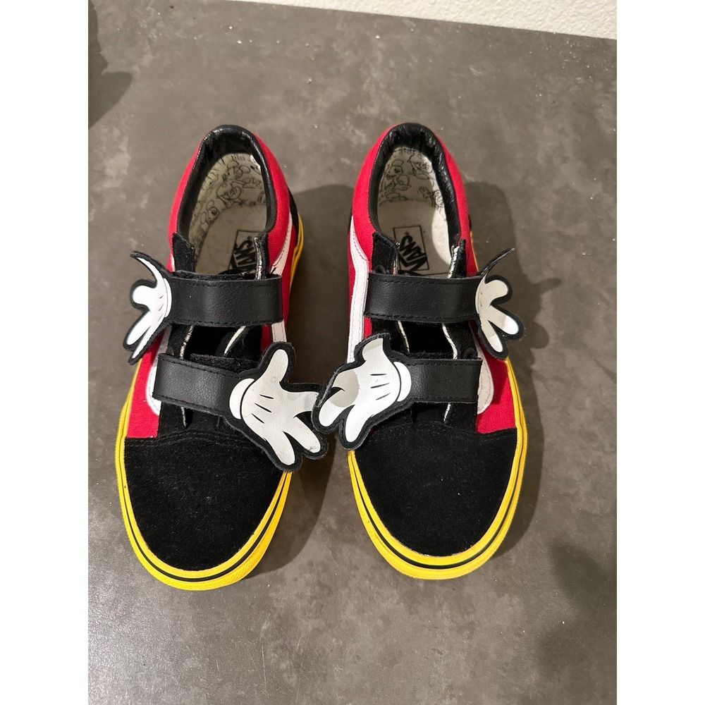 New Youth Kids size 2.5 Mickey Mouse Disney Vans